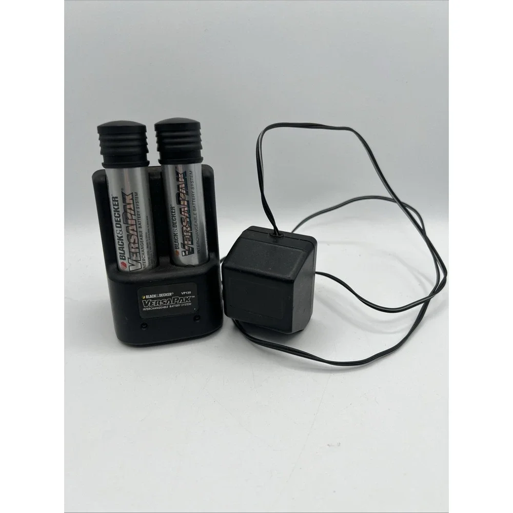 Black & Decker VP130 VersaPak 2-Port Charger W/ 2 OEM Batteries‎ Working